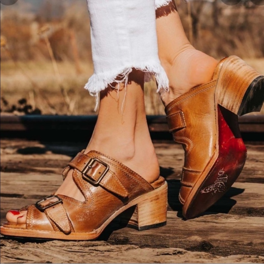 Freebird by Steven 'Caprice' brown leather mule sandals Size 6